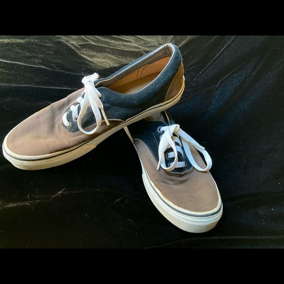 Men’s Vans - Picture 3 of 6